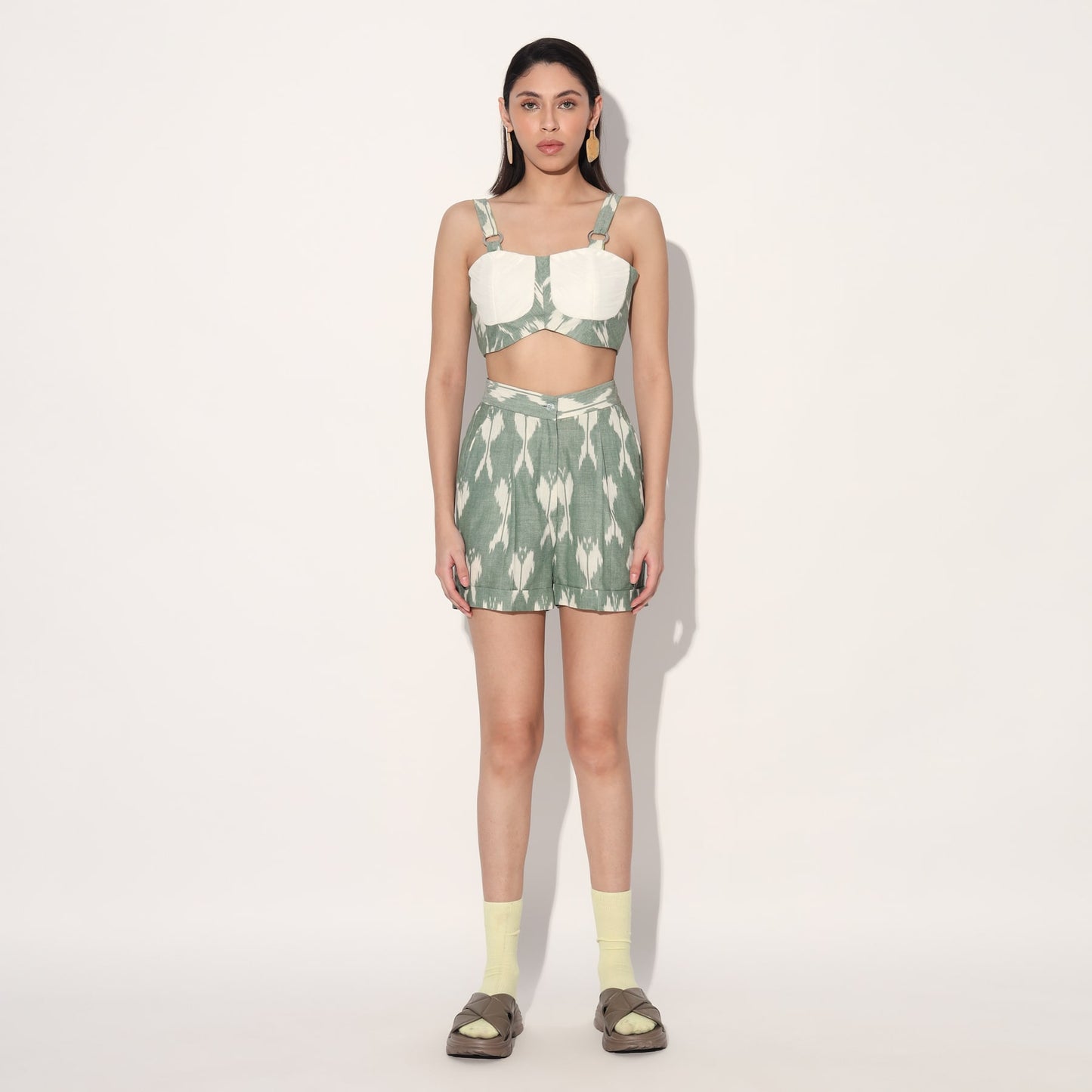 GREEN