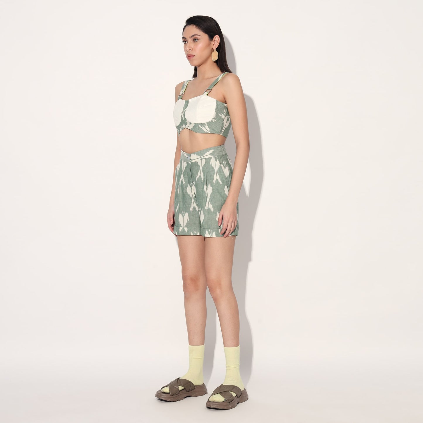 GREEN