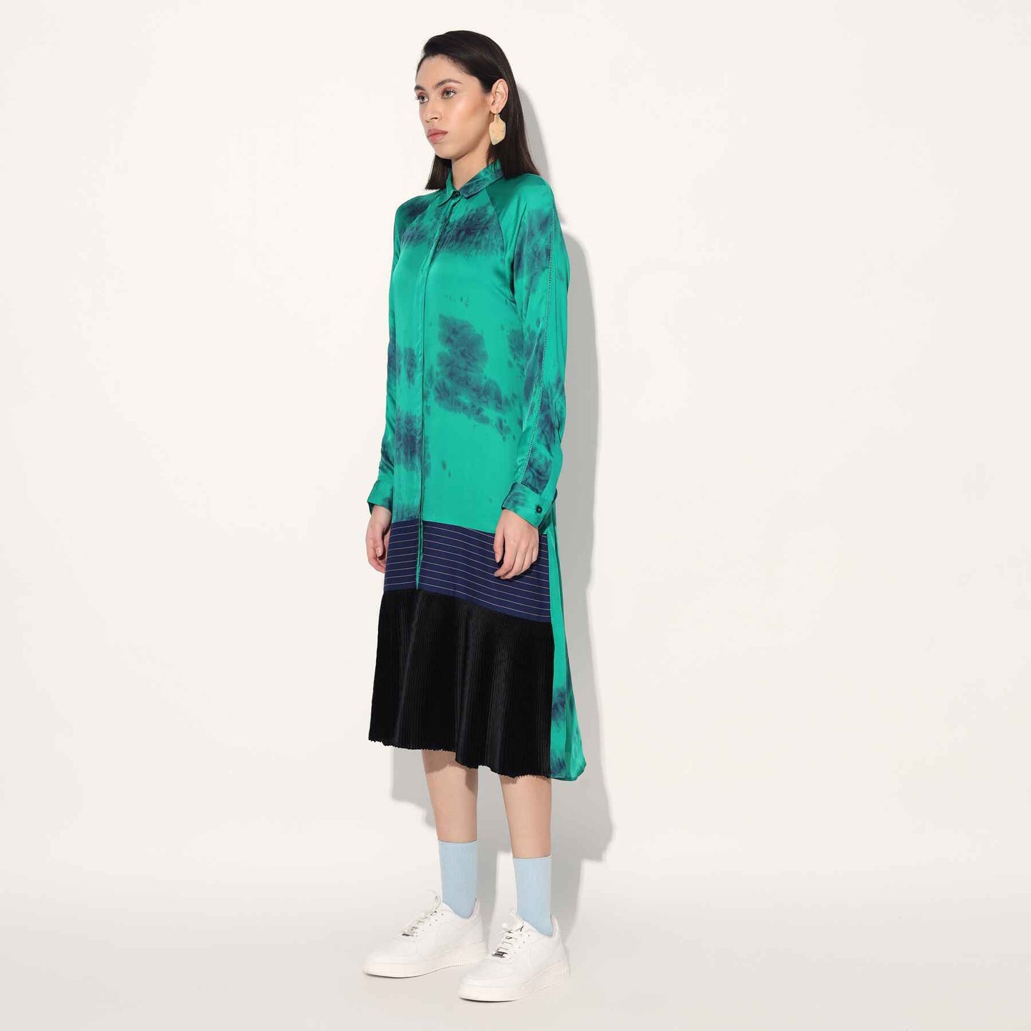 GREEN