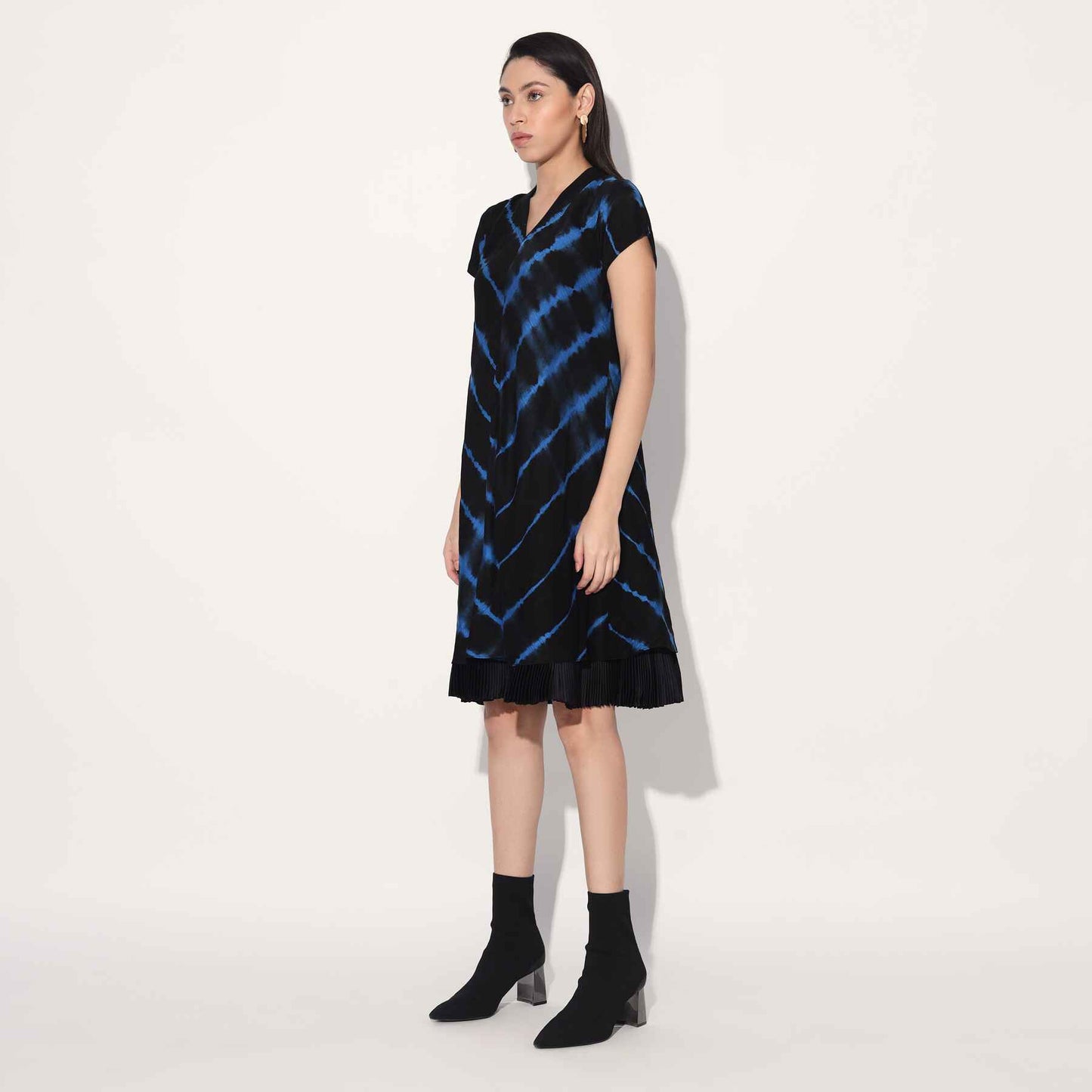 BLACK/BLUE