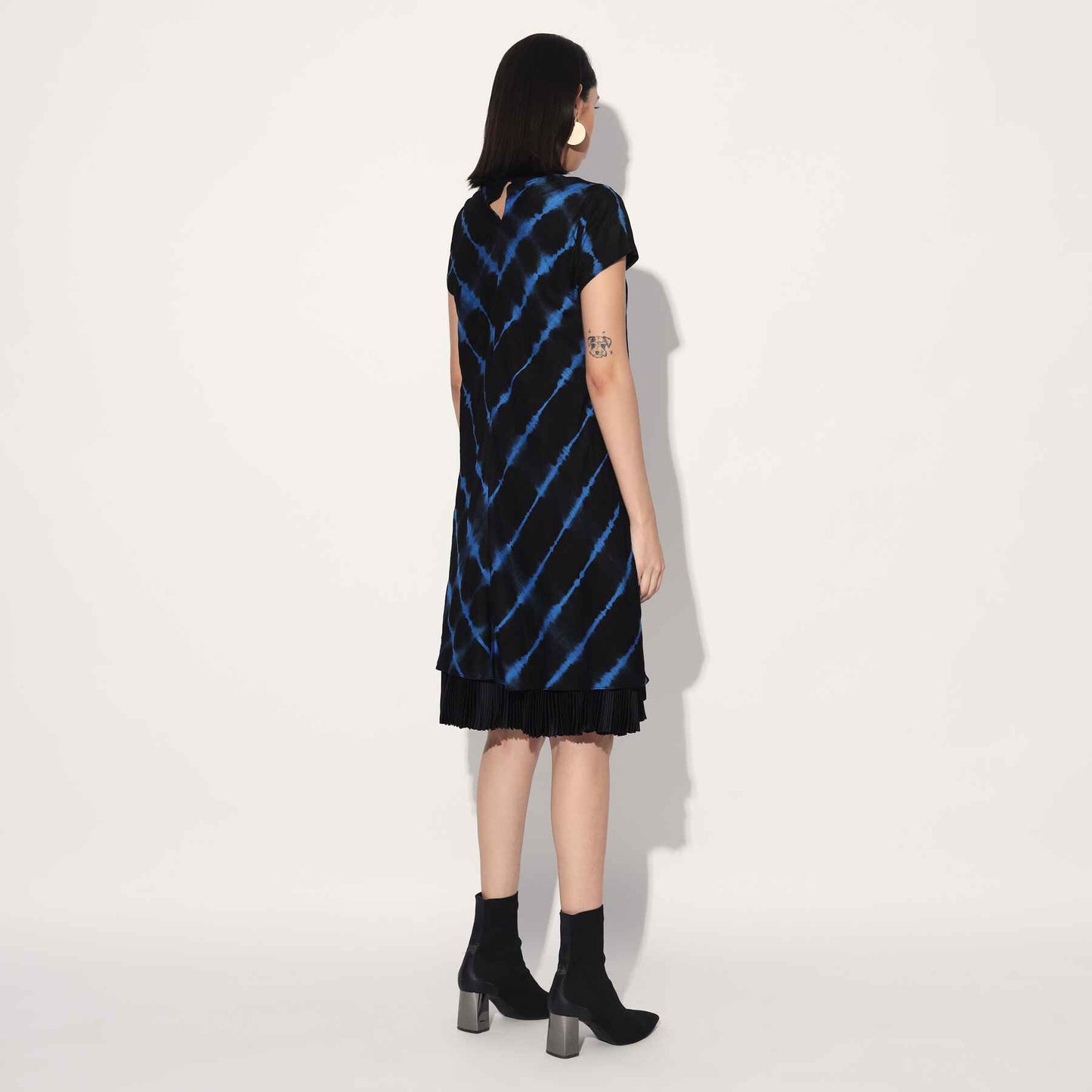 BLACK/BLUE