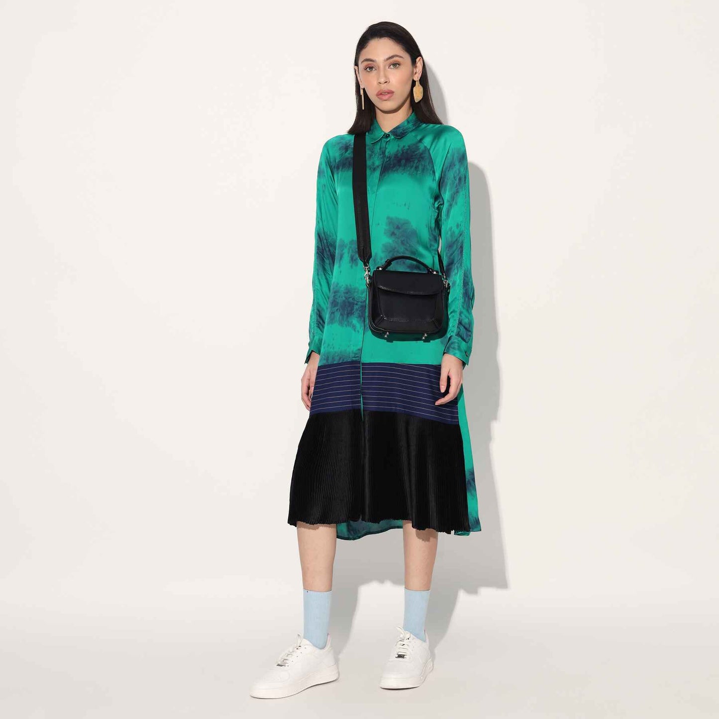 GREEN