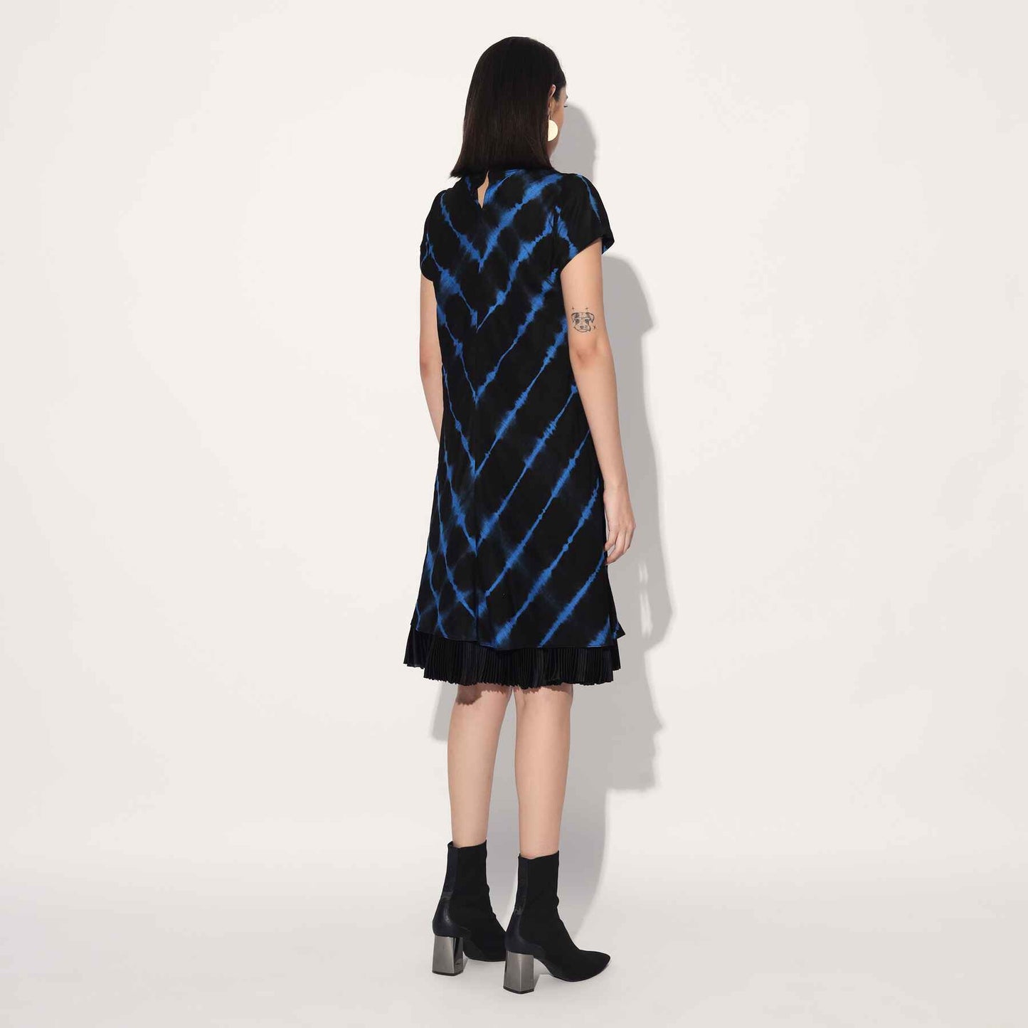 BLACK/BLUE