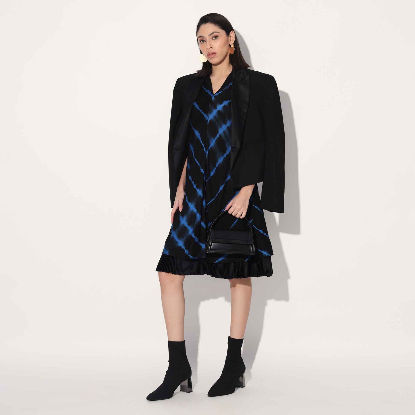 BLACK/BLUE