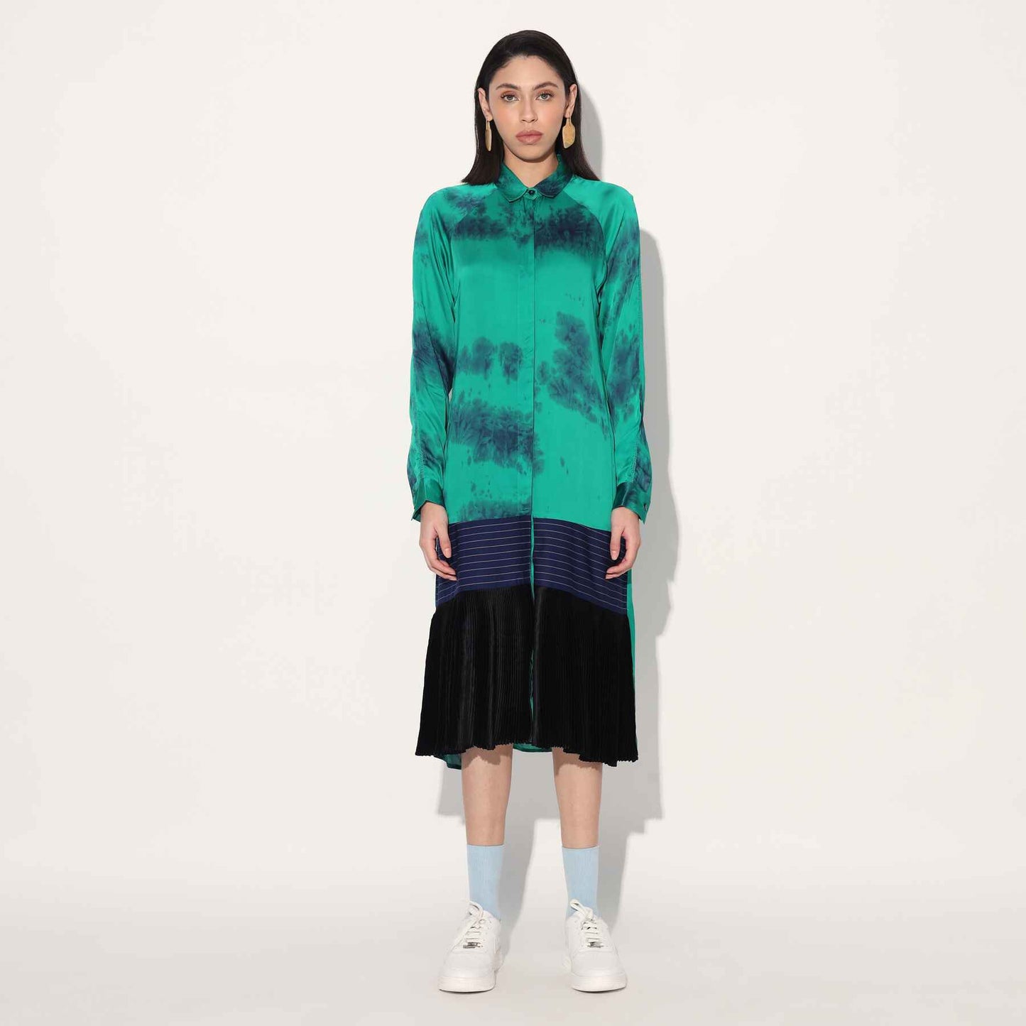GREEN