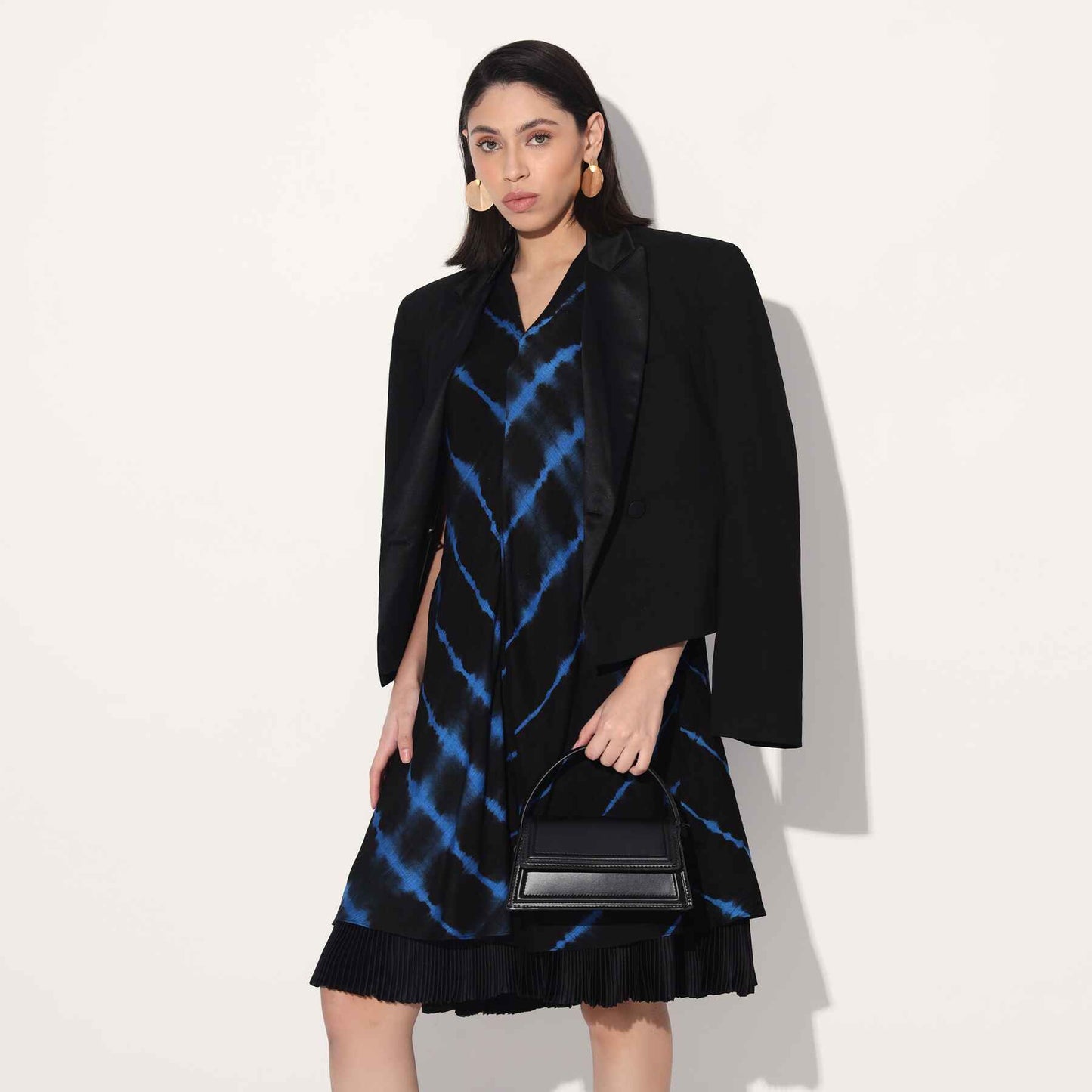 BLACK/BLUE